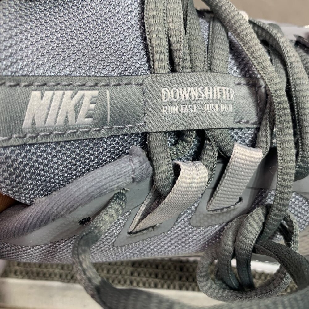 Nike Downshifter 10 Mens Size 10 Running Shoes Gray Mesh - Picture 6 of 7